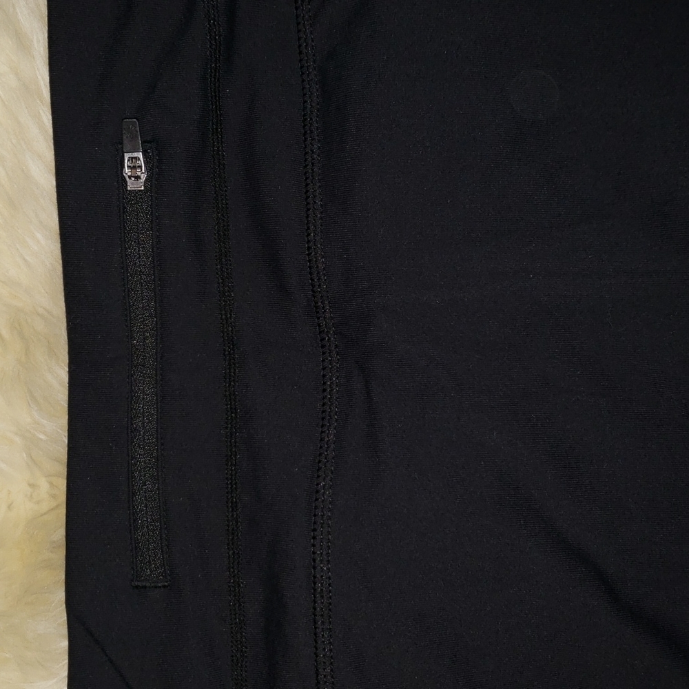 Athleta Acceleration 2 in 1 Capri Black SP nwt - Picture 5 of 12